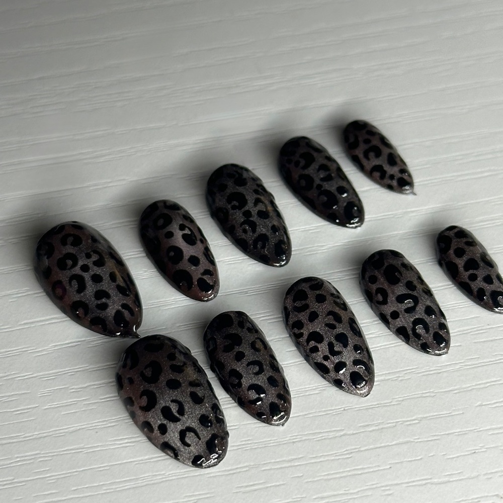 Leopard Print Press-On Nails